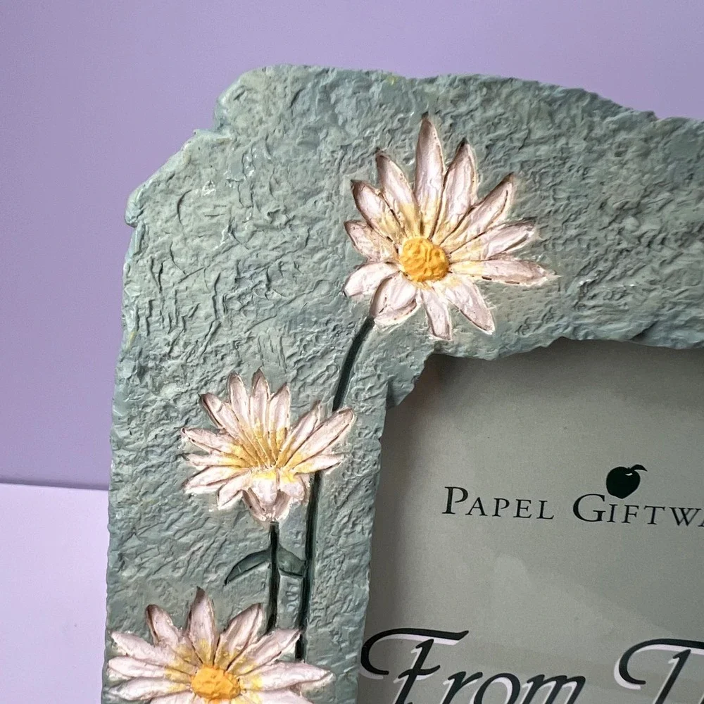 Green Daisy Photo Frame 4x6 Resin Floral Cottagecore Vintage